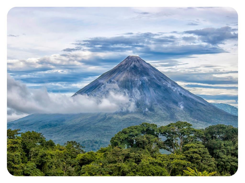 Costa Rica Volcano - Stem